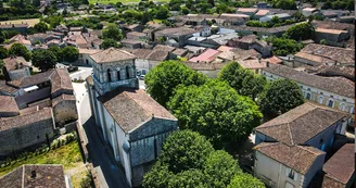 Vue du bourg de Sigogne du ciel